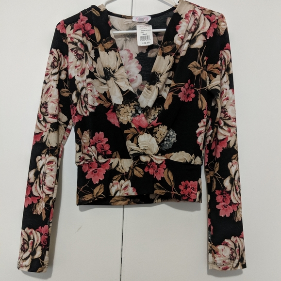 Floral Top - Picture 3 of 4